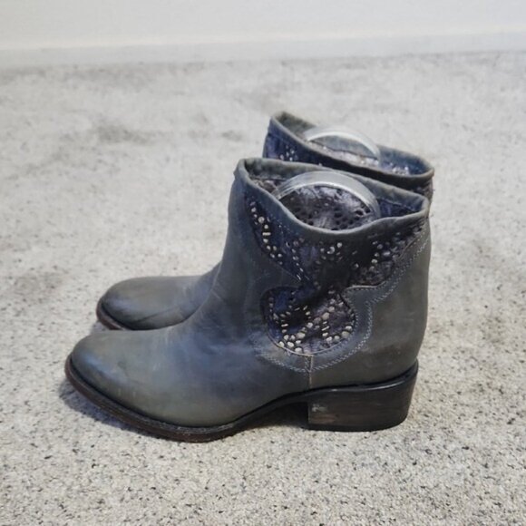 Freebird by Steven Cabcro Crochet Lace Western Moto Booties Size 6 Grey Blue - Picture 2 of 12